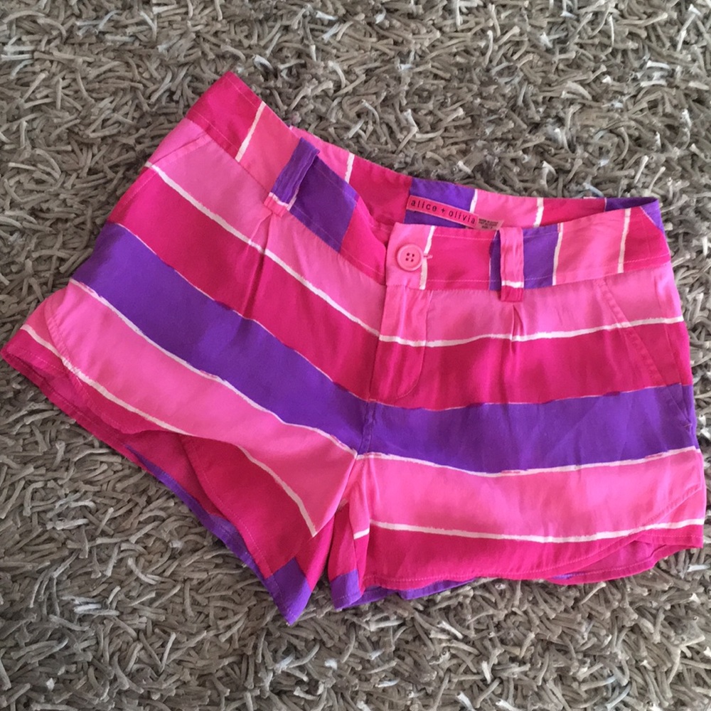 Alice + Olivia pink silk shorts size 2 Small